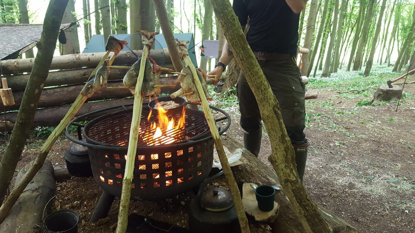 Bushcraft fire cooking